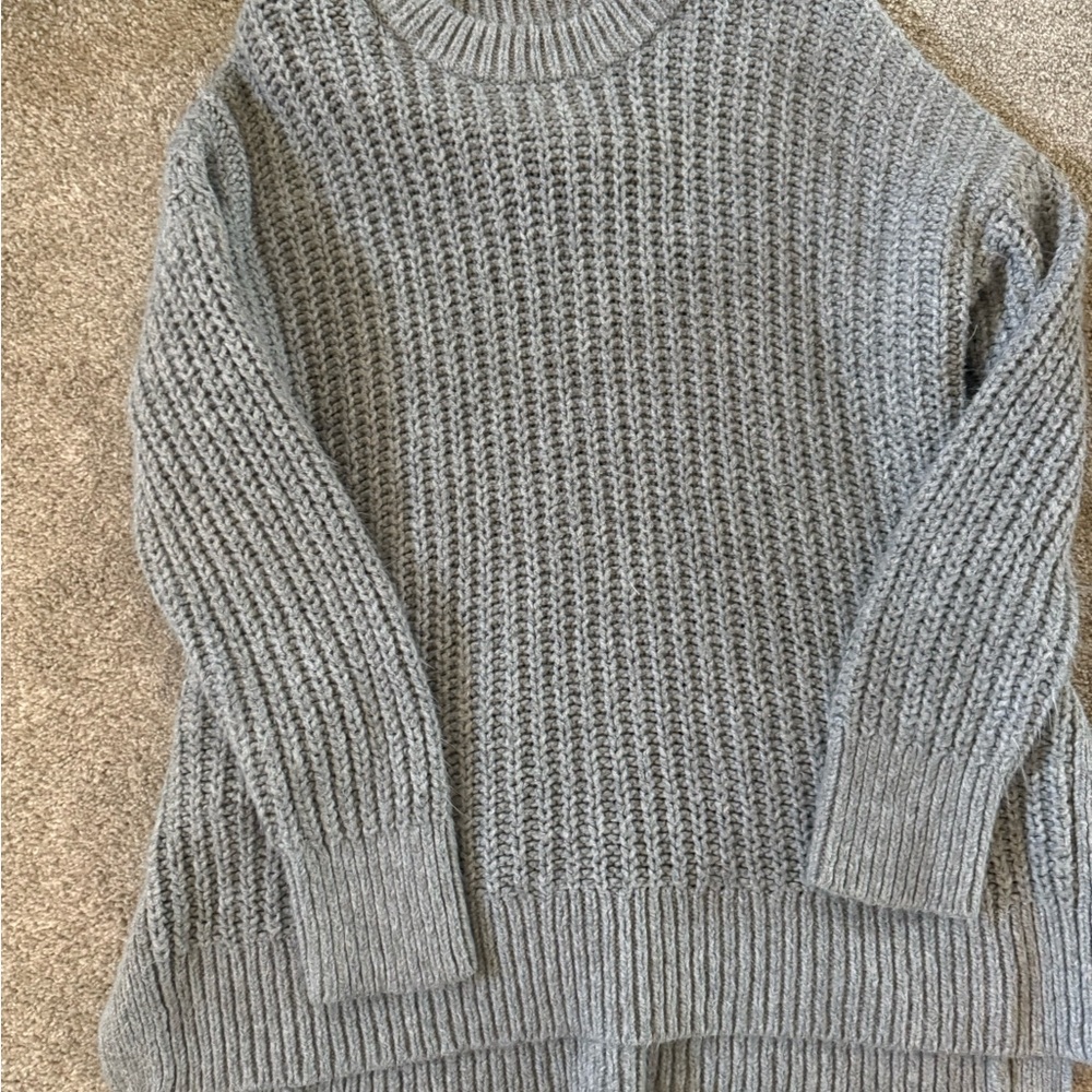 Aerie Heather Gray Crew Neck Sweater